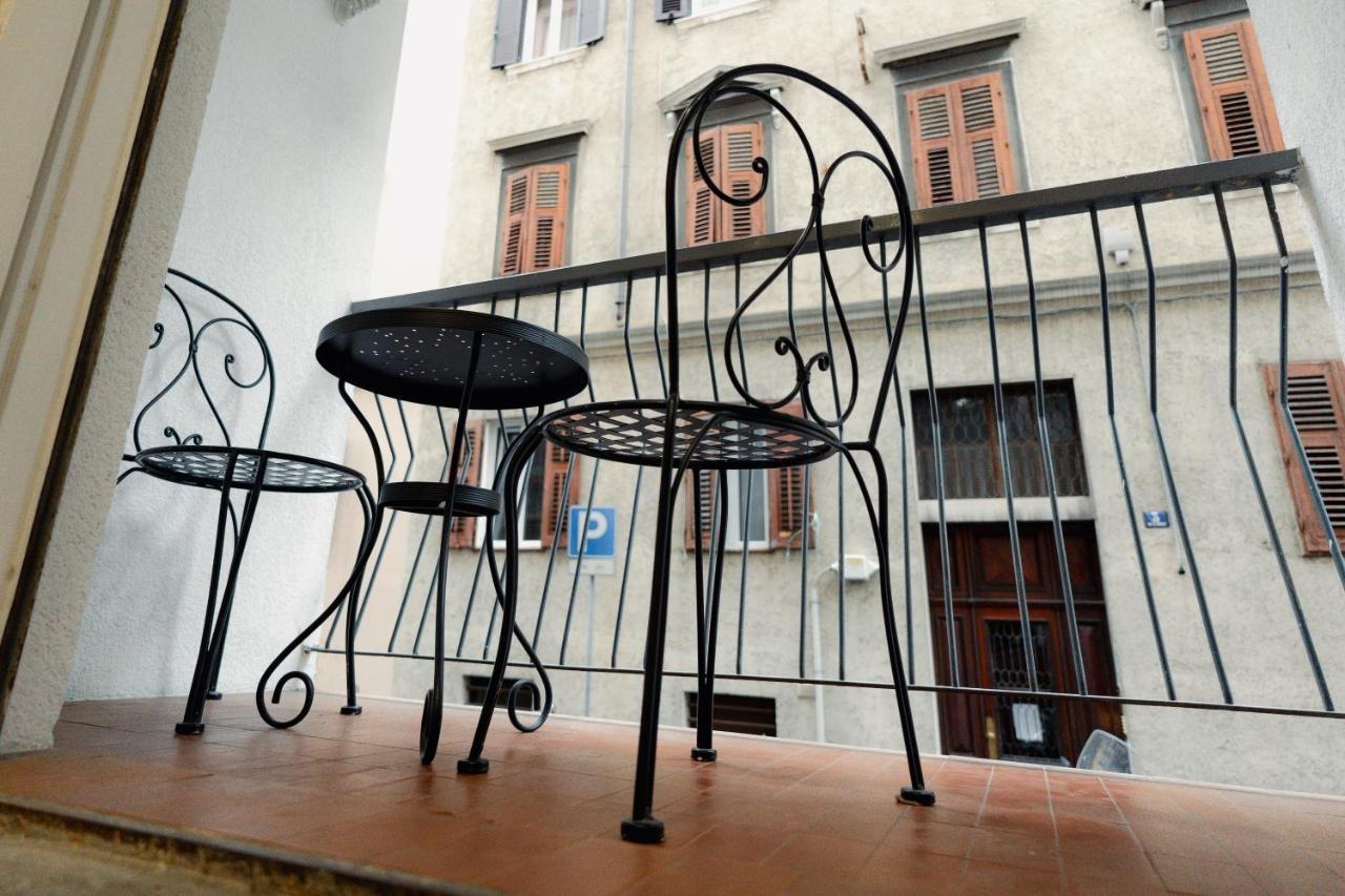 Apartament Centro Storico Moderno Trilocale Con Balcone Triest Zewnętrze zdjęcie