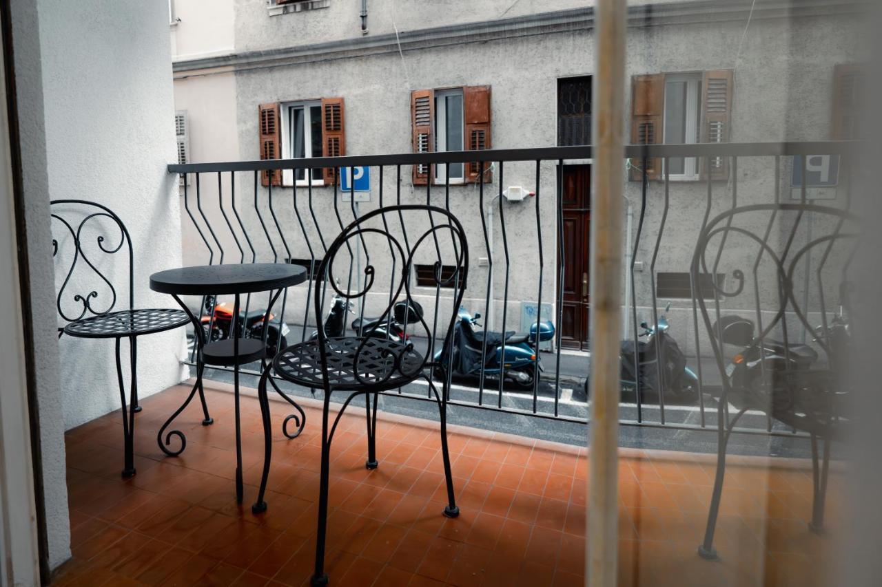 Apartament Centro Storico Moderno Trilocale Con Balcone Triest Zewnętrze zdjęcie